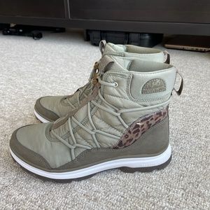 Women's Ryka Ankle High Boots Size 8
